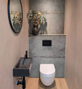 Toilet, buiten de badkamer